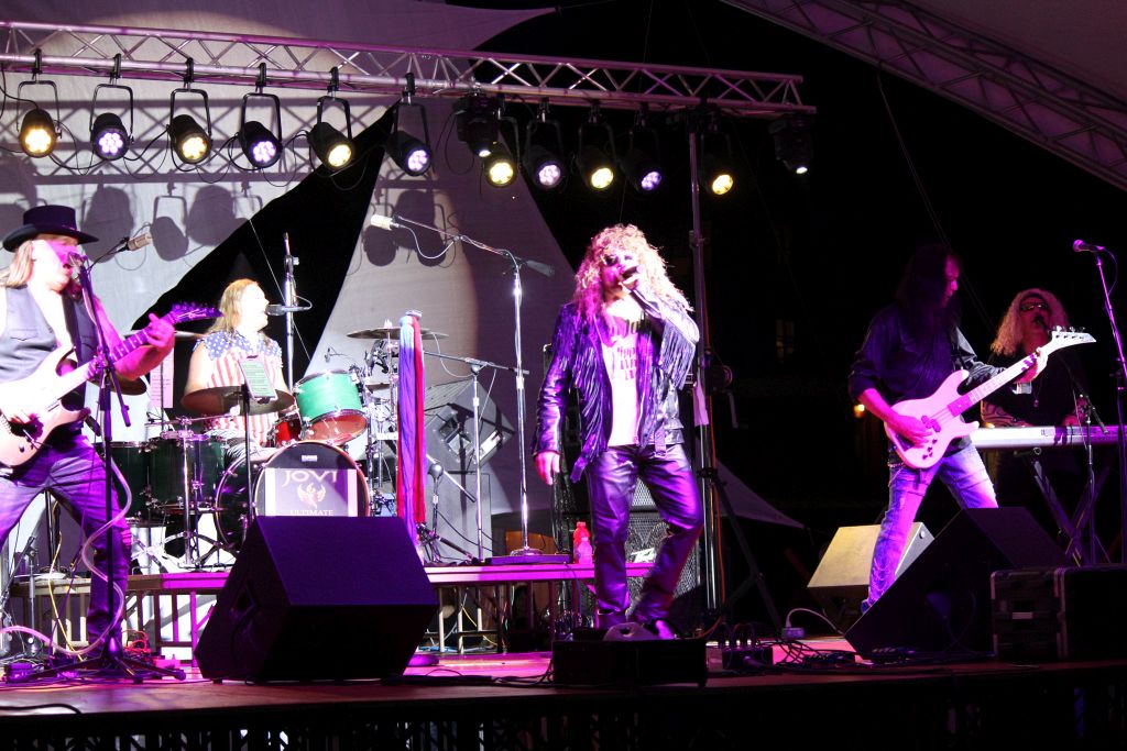 Jovi sings as a group